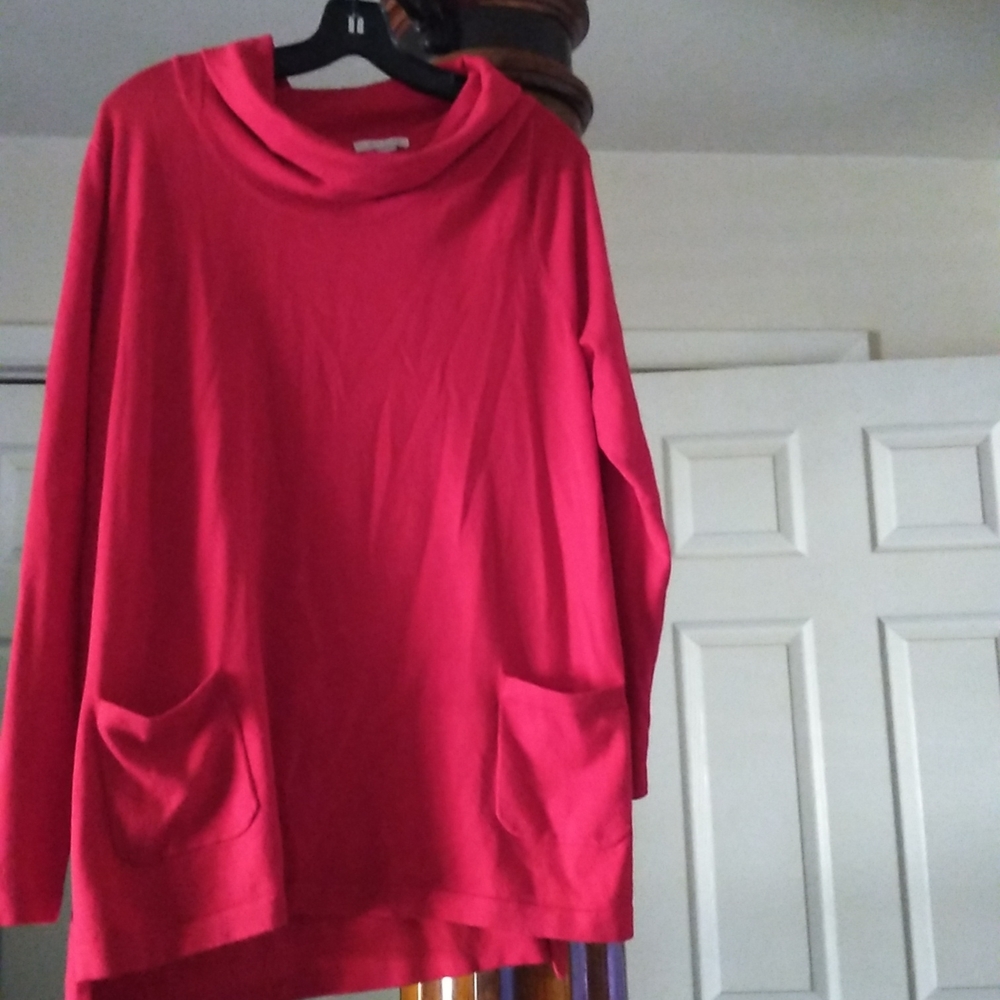 Red turtle neck - Picture 4 of 4